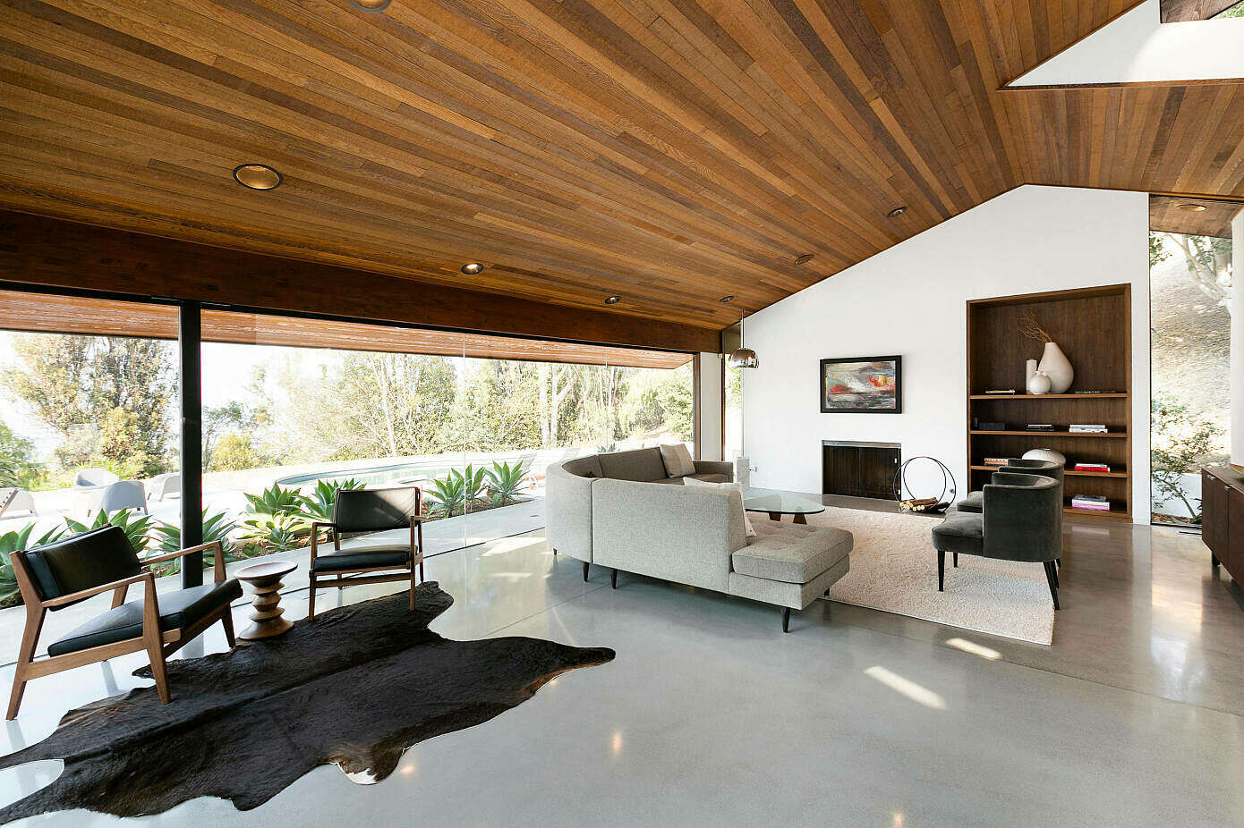 M House by Irving Philips