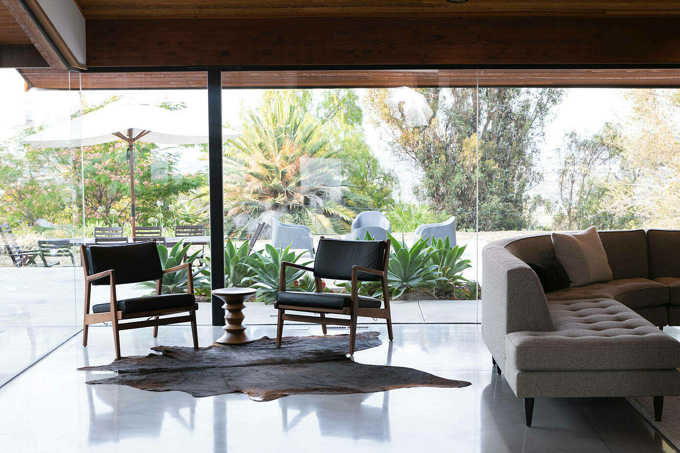 M House by Irving Philips