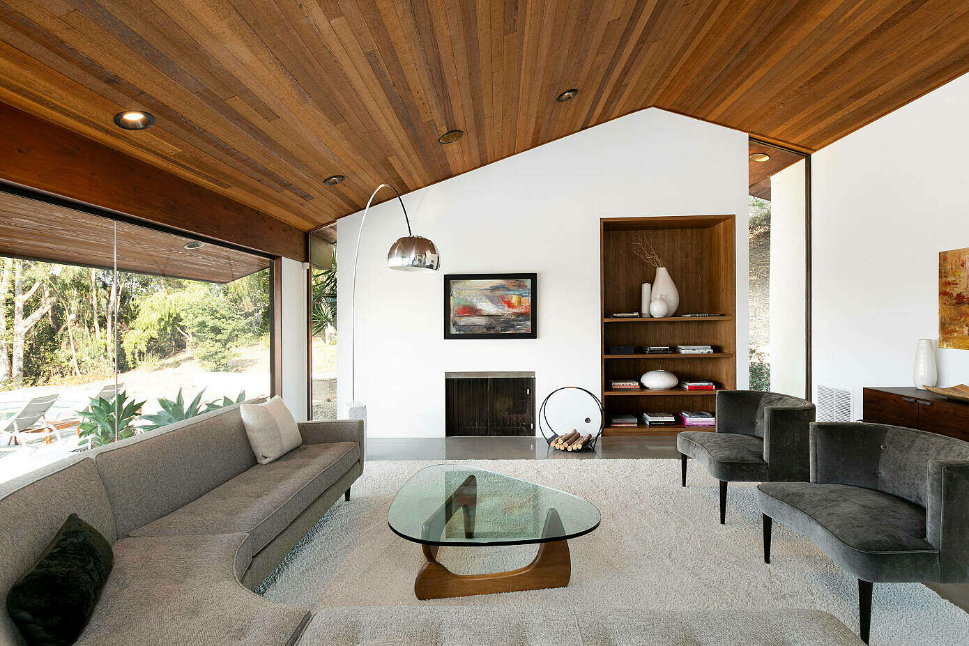 M House by Irving Philips