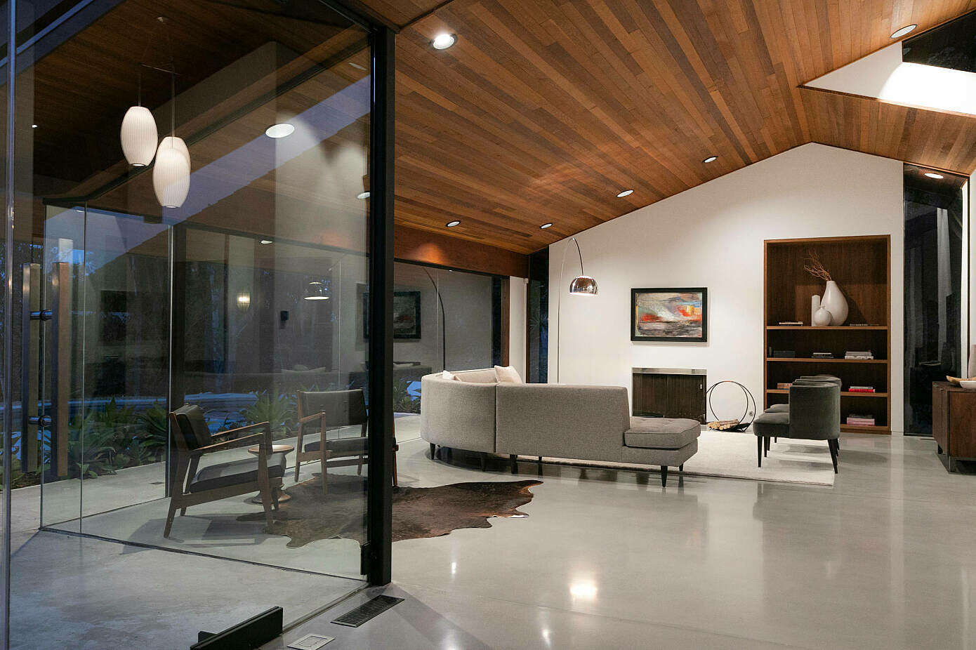 M House by Irving Philips