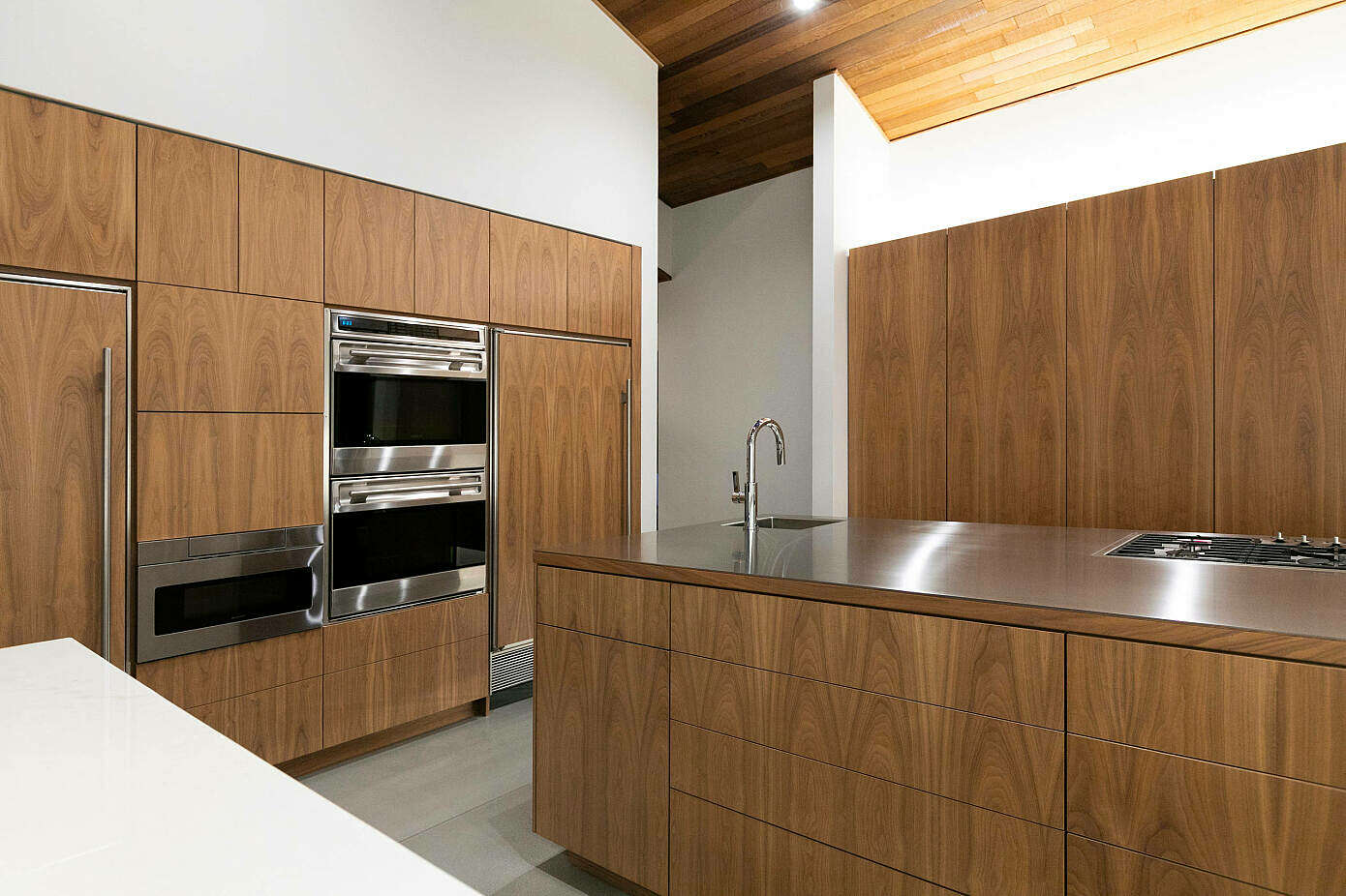 M House by Irving Philips