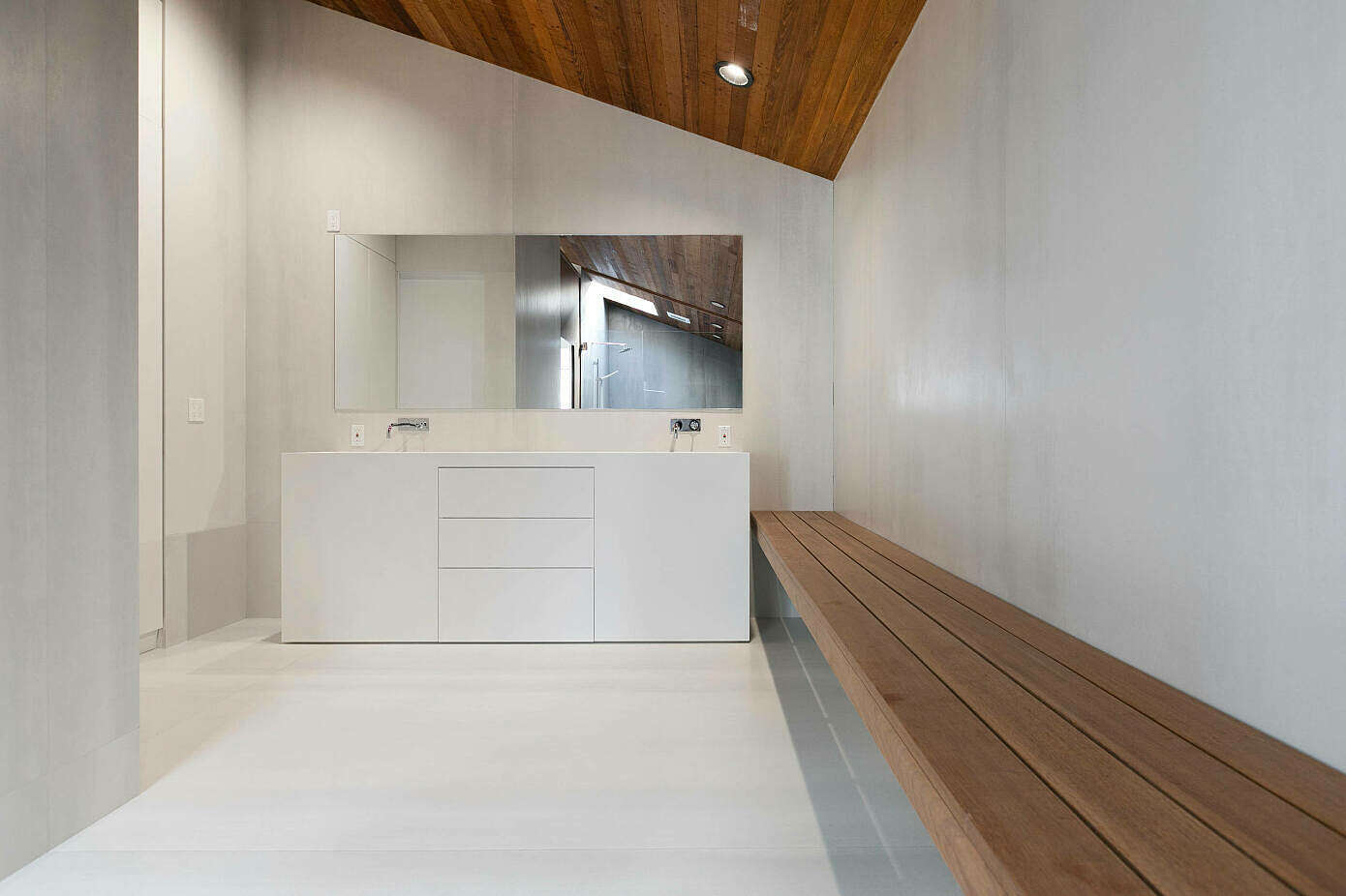 M House by Irving Philips