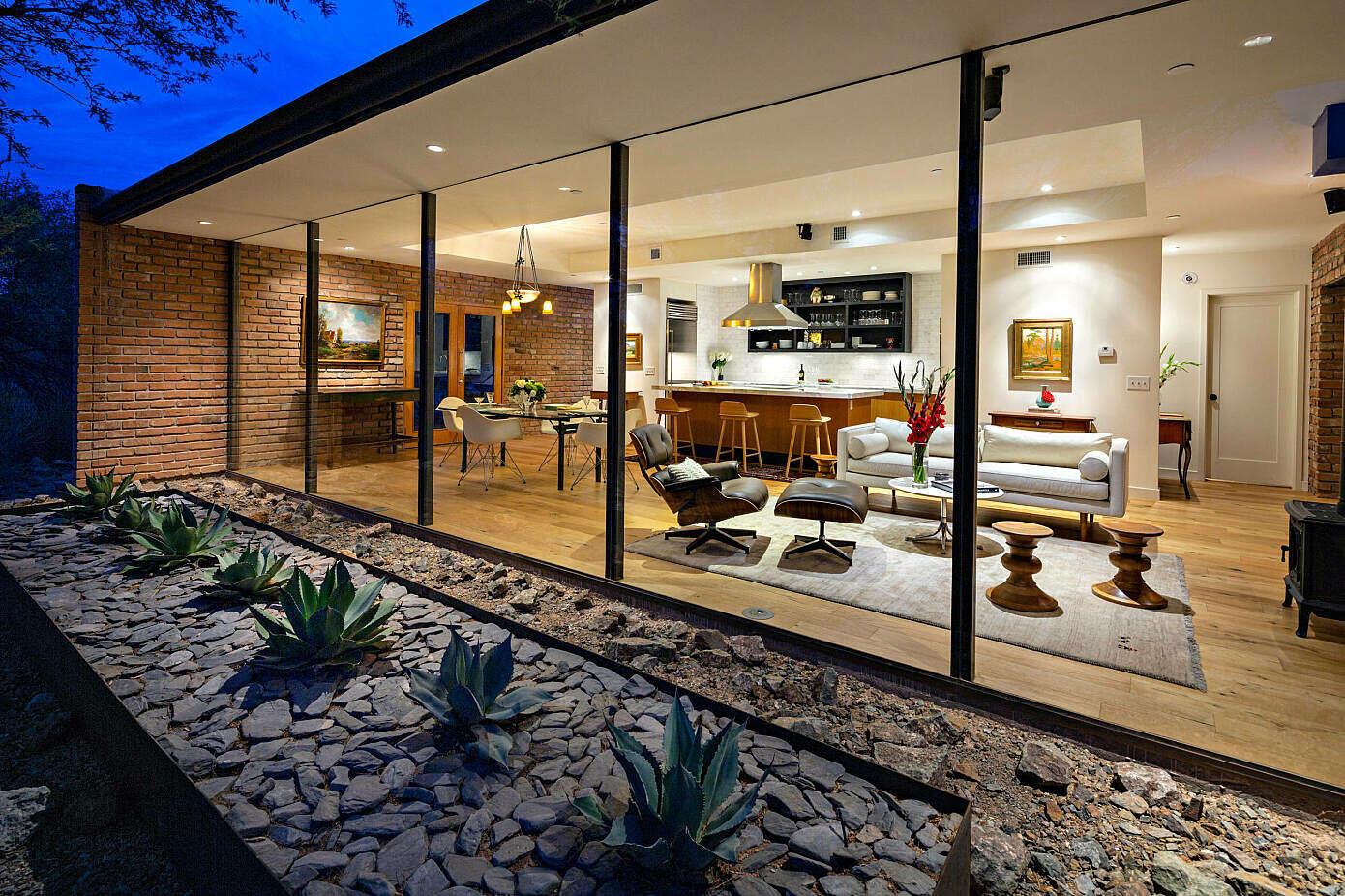 Midcentury House by Greey Pickett