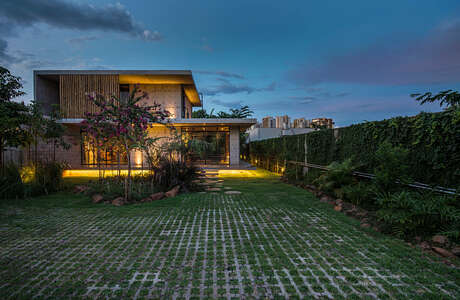 Casa Petro by Fernanda Padula Arquitetura