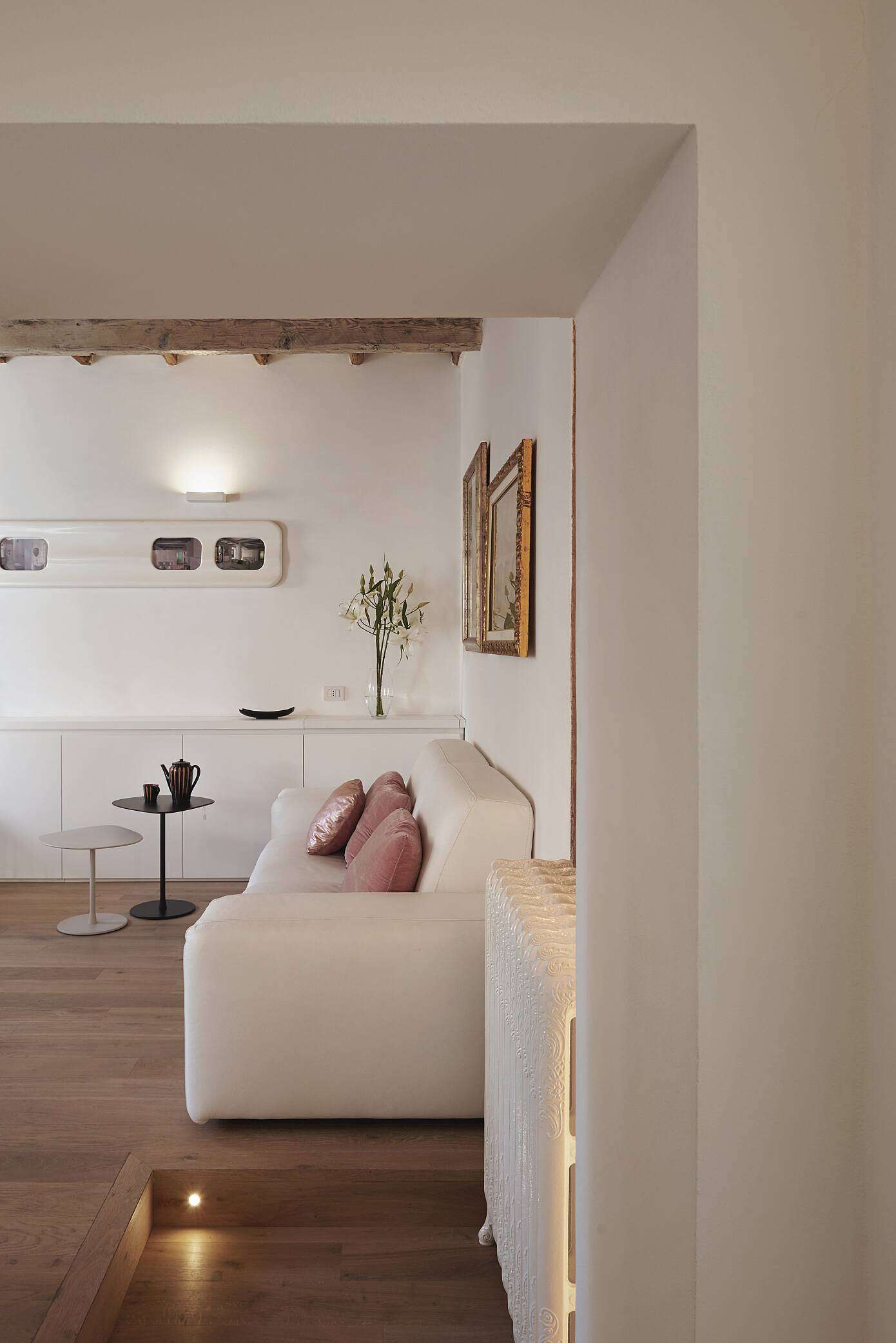 M Apartment by Carola Vannini