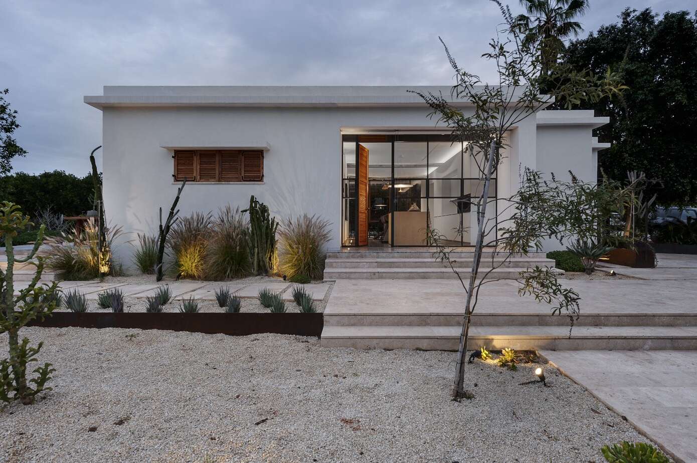 Mediterranean Cacti House by Henkin Shavit