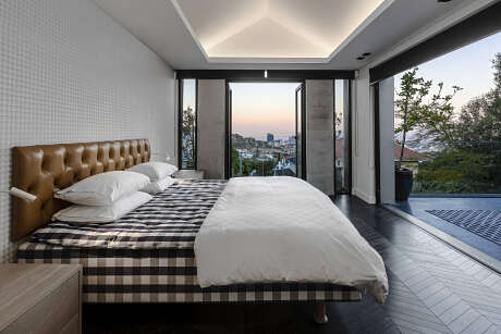 House SM 37 by Renato Graca - 10