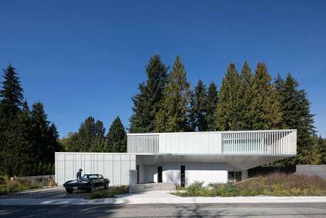 Edgemont Residence by BattersbyHowat Architects - 1