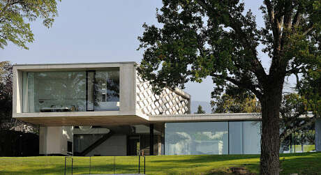 Maison Au Bord du Lac by Aum Pierre Minassian - 1