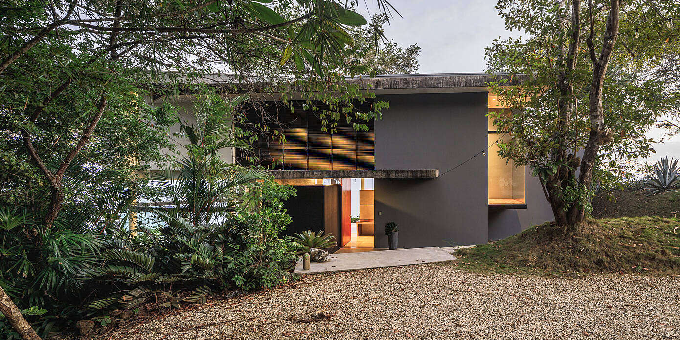 House Cocobolo by Cañas Arquitectos
