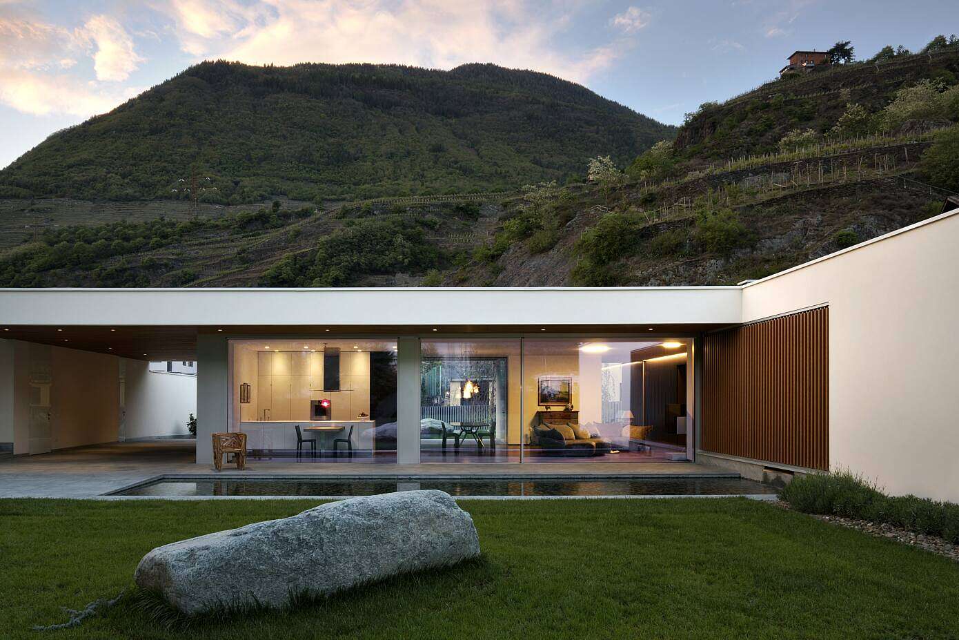 Villa Geef by DamilanoStudio Architects