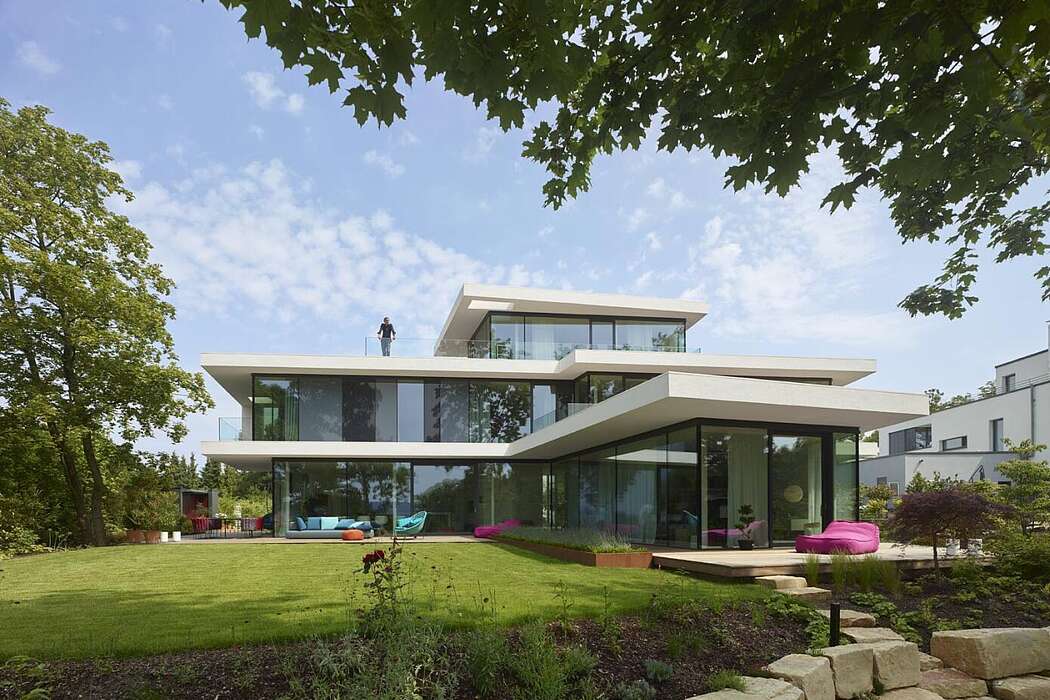 Villa in Saarbrücken by Weber + Hummel Architekten