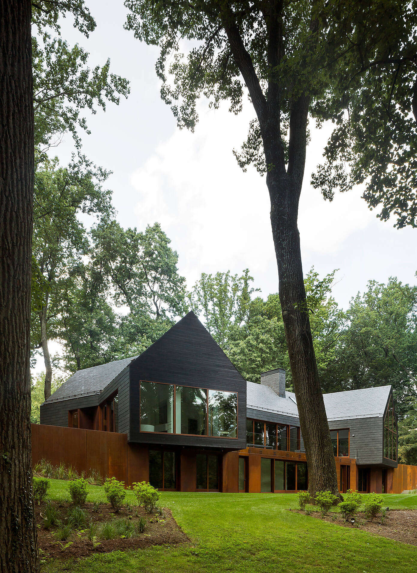 Slate House by Ziger|Snead Architects