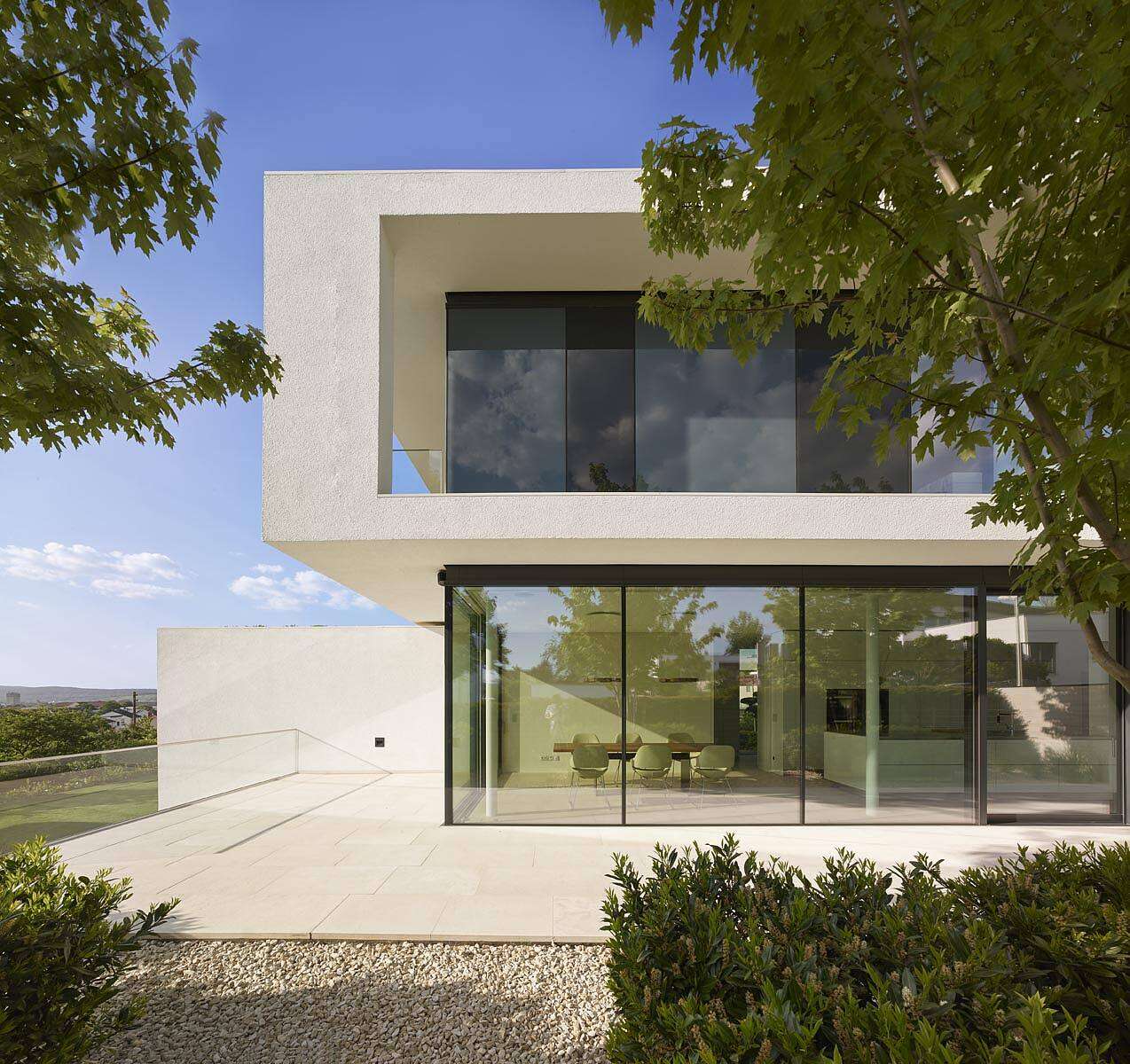 Villa in Franken by Weber + Hummel Architekten