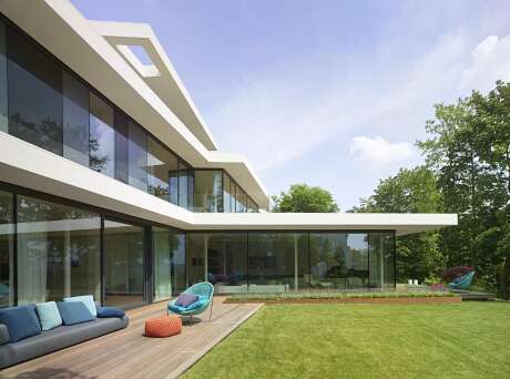 Villa in Saarbrücken by Weber + Hummel Architekten - 3