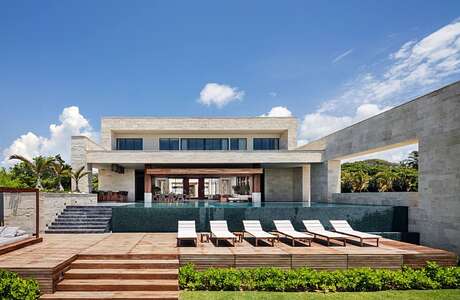 Casa AAK by Bernardo Pozas Residential Design