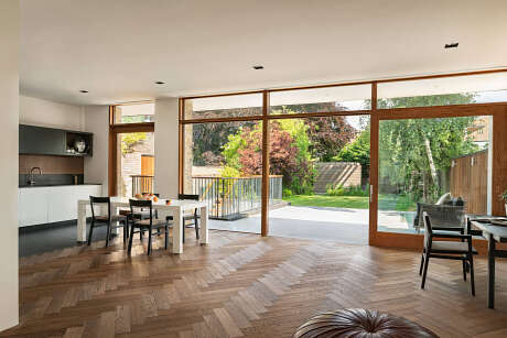 House in Streatham by Rado Iliev - 2