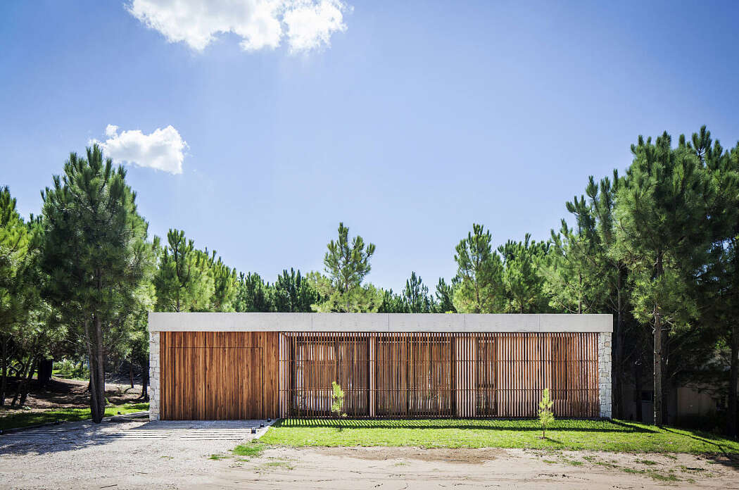Casa C by Estudio PKA | HomeAdore