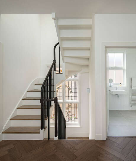 House in Streatham by Rado Iliev - 4