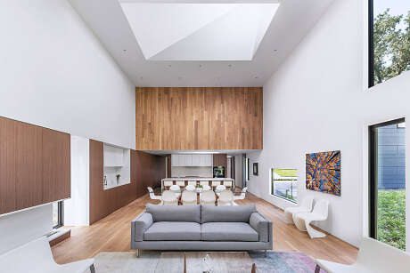 Split Box House by Dig Architects - 2