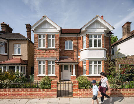 House in Streatham by Rado Iliev - 8