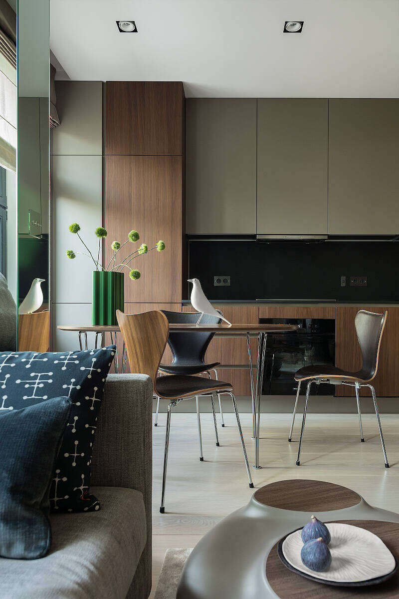 Apartment in Moscow by Ivan Kachalov