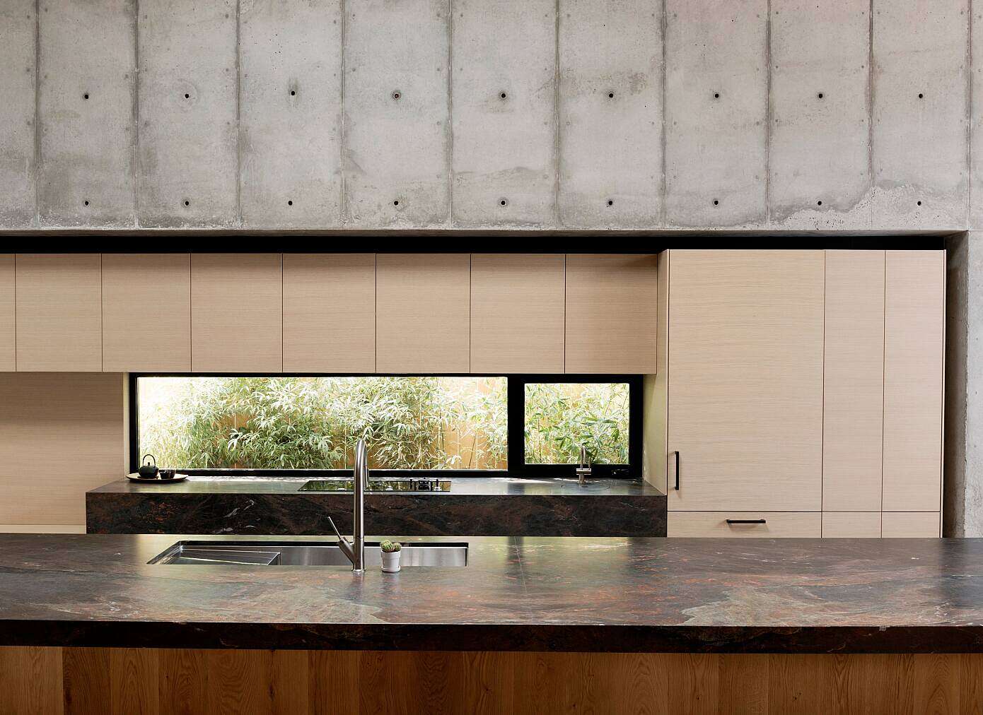 Concrete Box House by Robertson Design