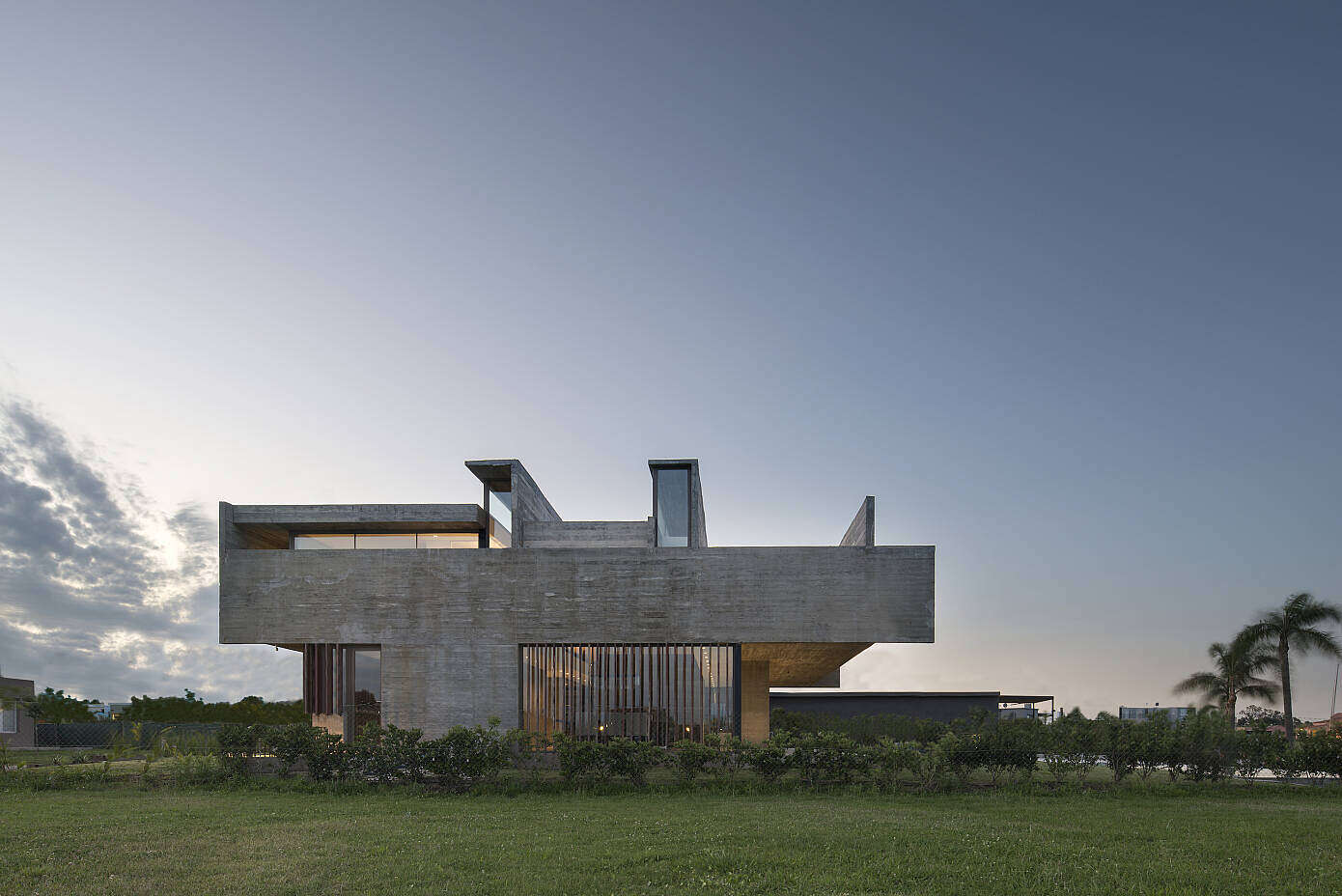 10 House by Luciano Kruk Arquitectos