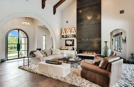 Mixed Transitional by Vanguard Studio