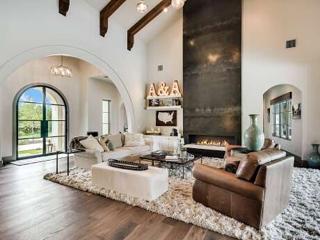 Mixed Transitional by Vanguard Studio - 1