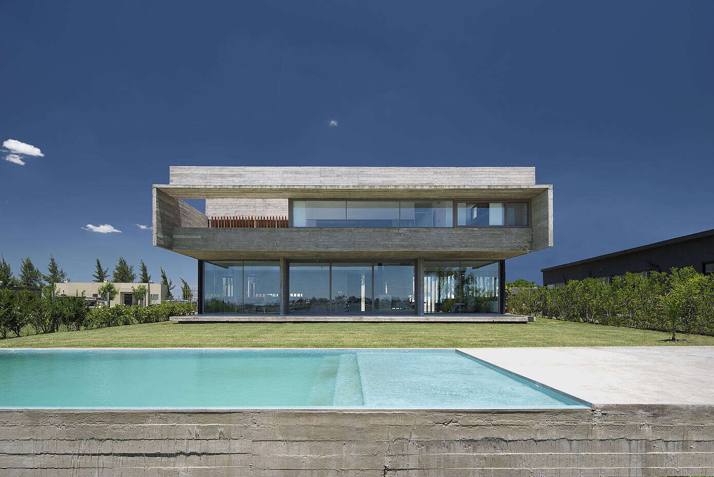 10 House by Luciano Kruk Arquitectos