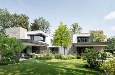 House L019 by Stephan Maria Lang