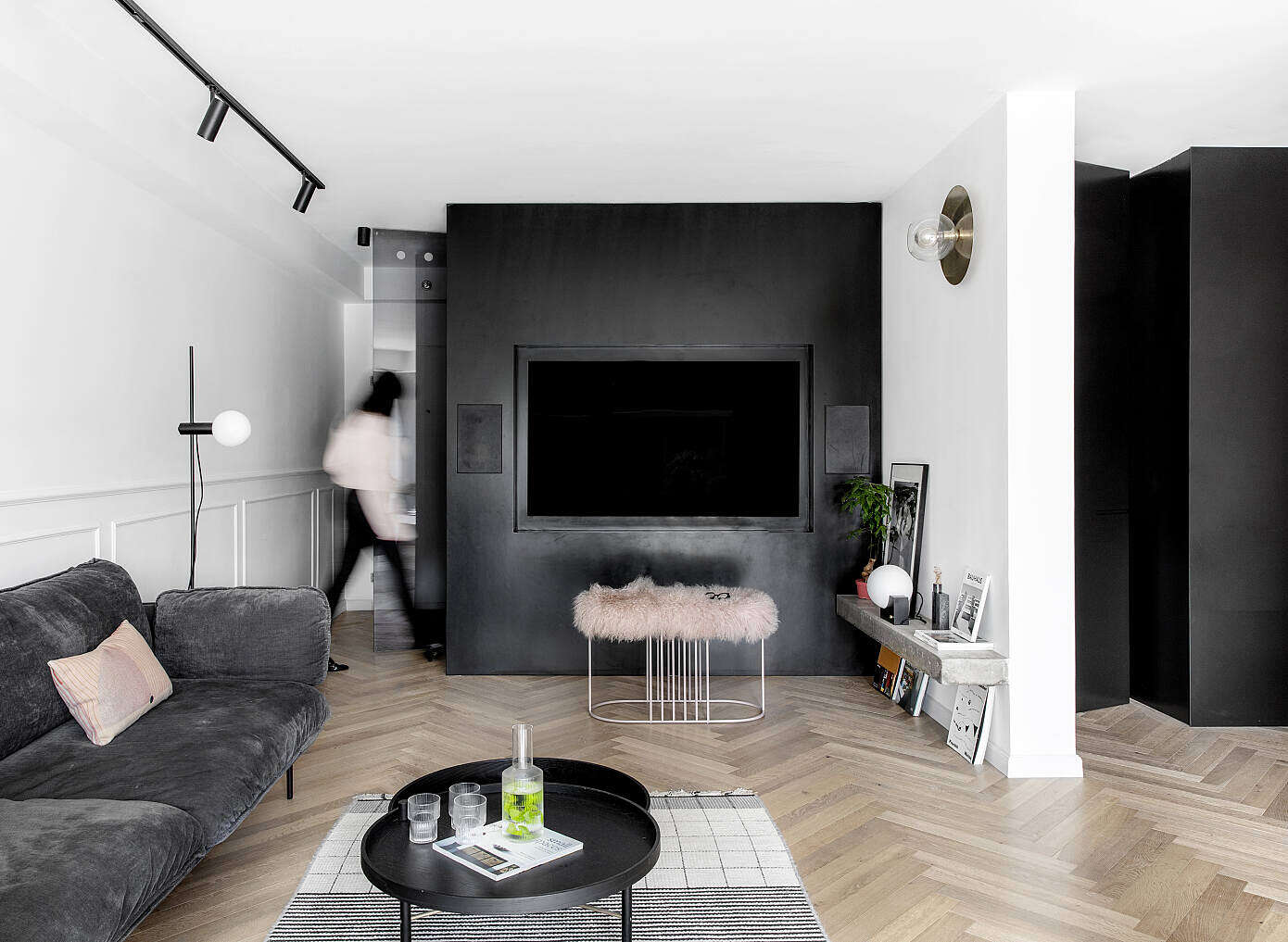 E|A Apartment by Yael Perry