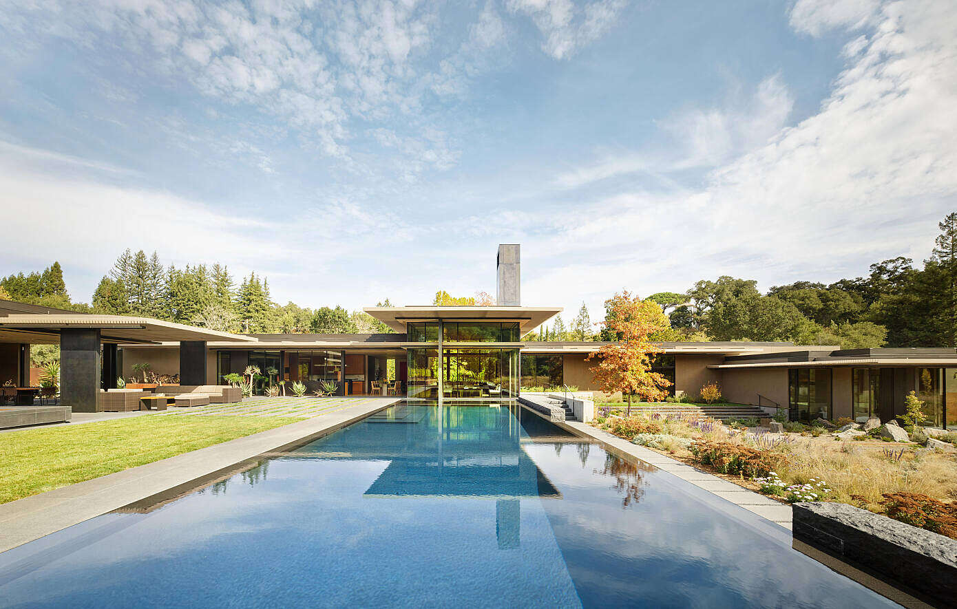 California Meadow House by Olson Kundig