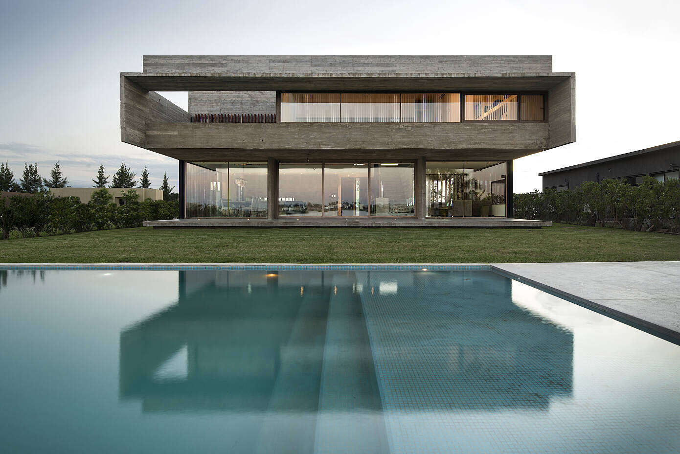 10 House by Luciano Kruk Arquitectos