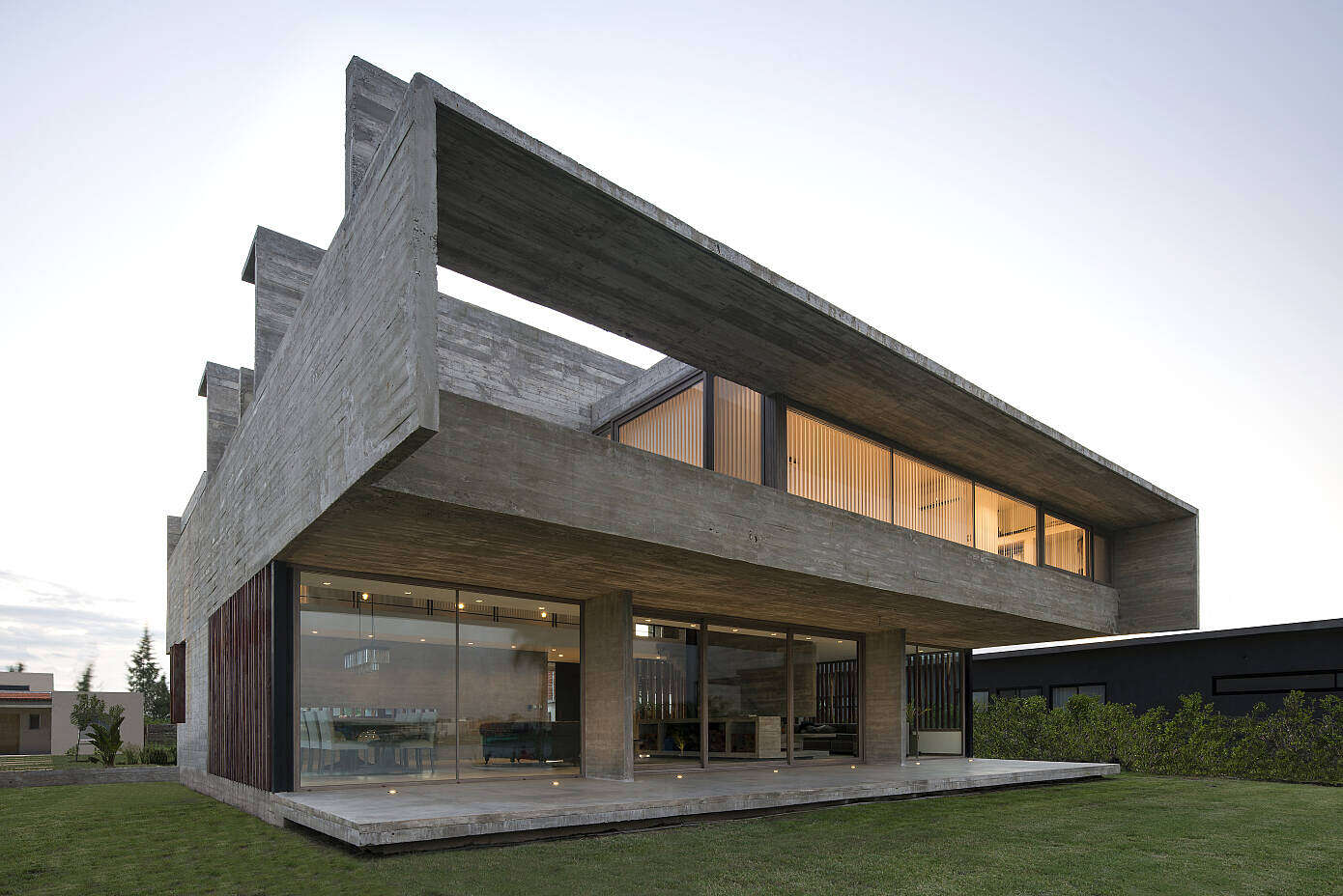 10 House by Luciano Kruk Arquitectos