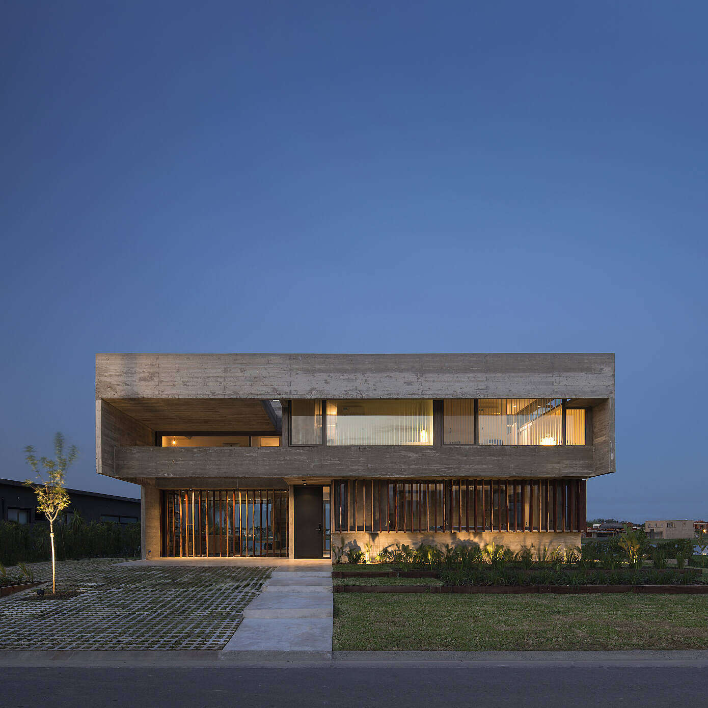 10 House by Luciano Kruk Arquitectos