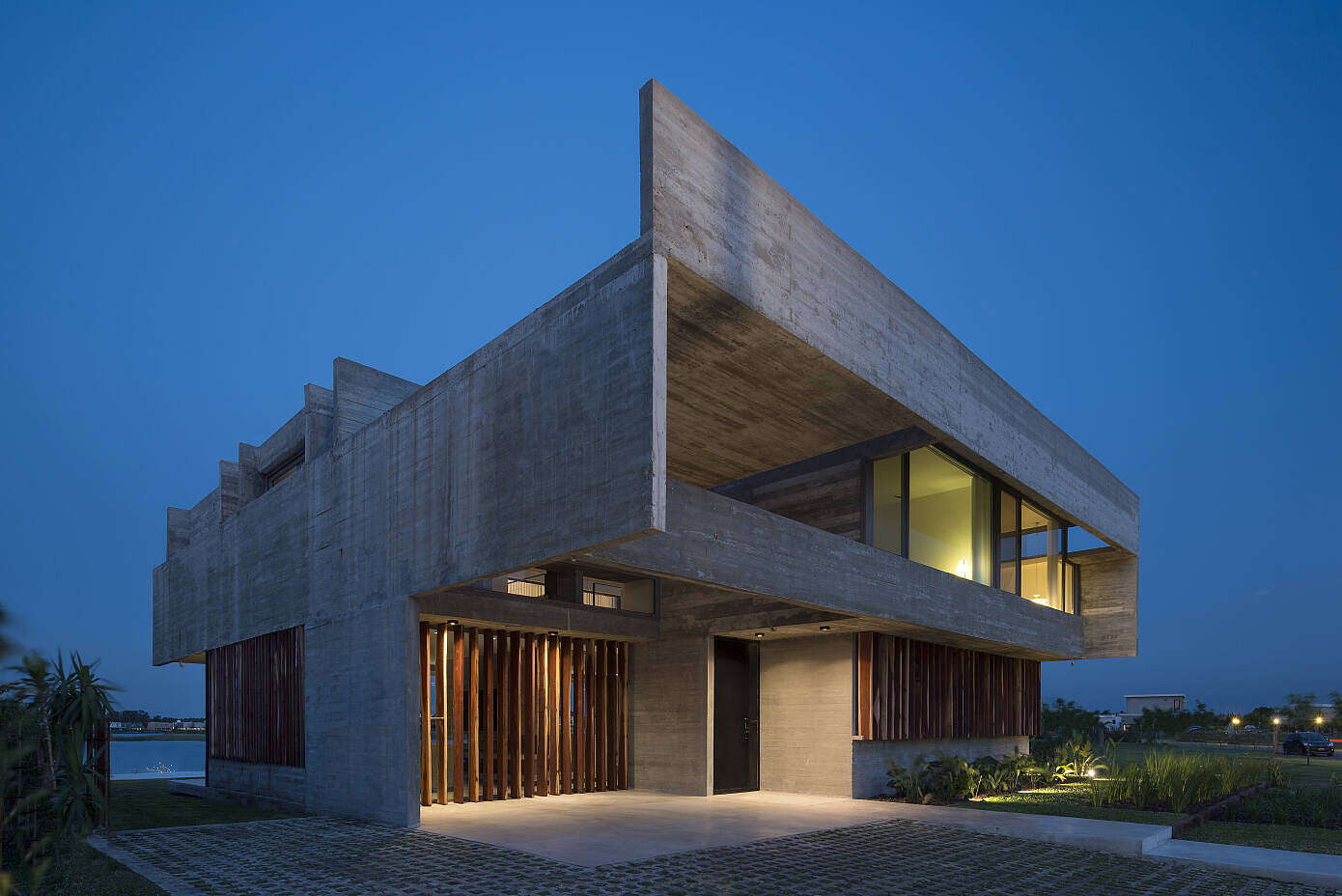 10 House by Luciano Kruk Arquitectos