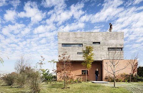 SL House by Speziale Linares Arquitectos