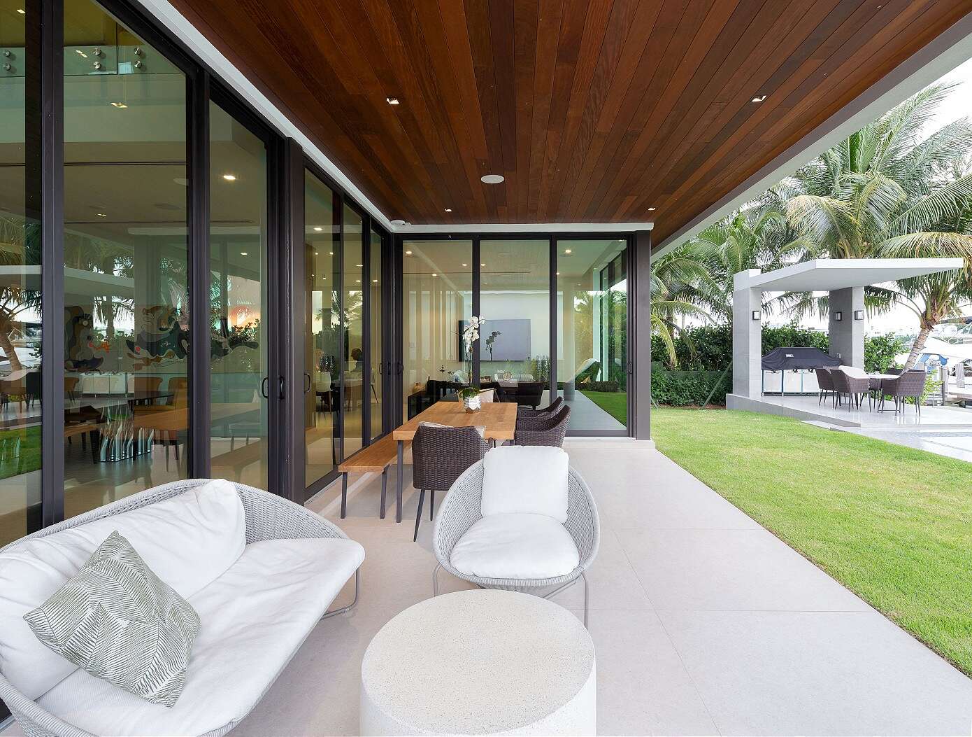 Biscayne Point Residence by SDH_Studio
