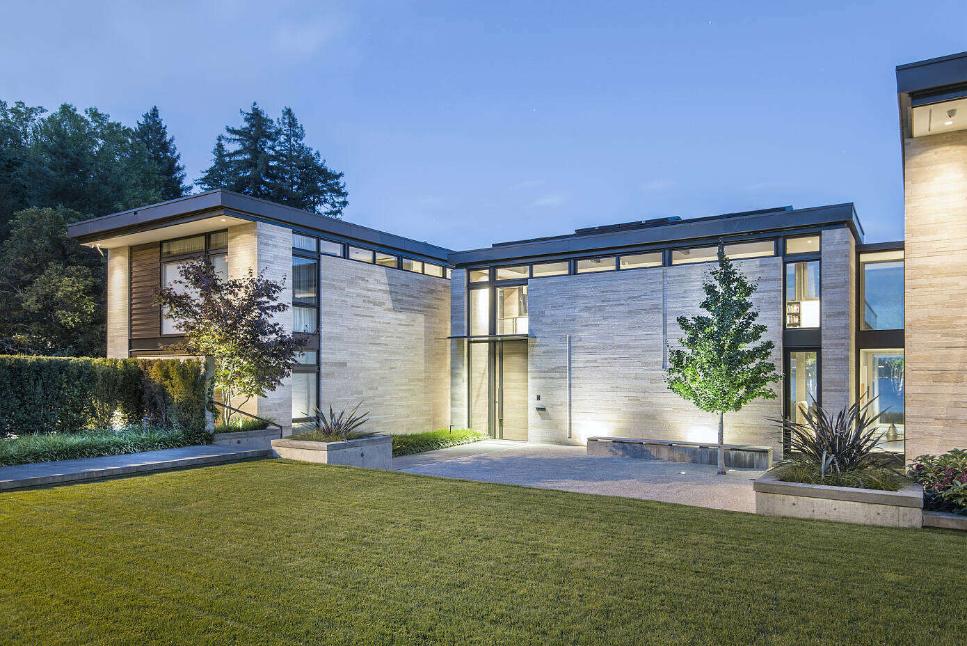 Hillside Residence by Stuart Silk Architects