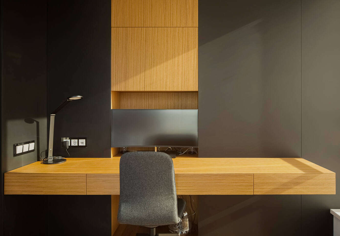 Riverstone Apartment by Ilya Taslitskiy