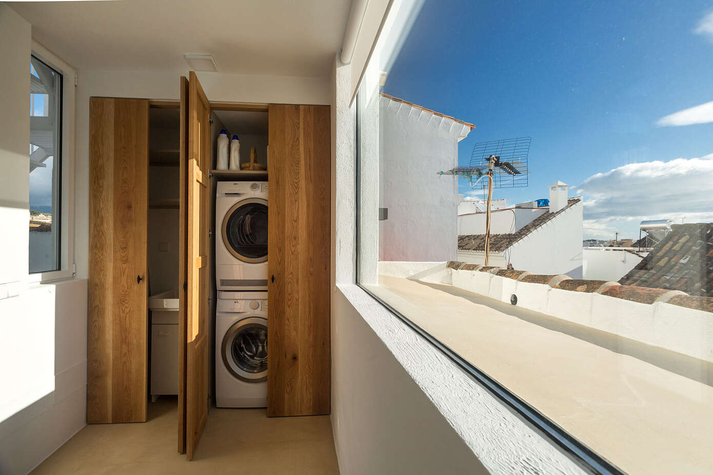 Calle Sevilla by Alejandro Gimenez