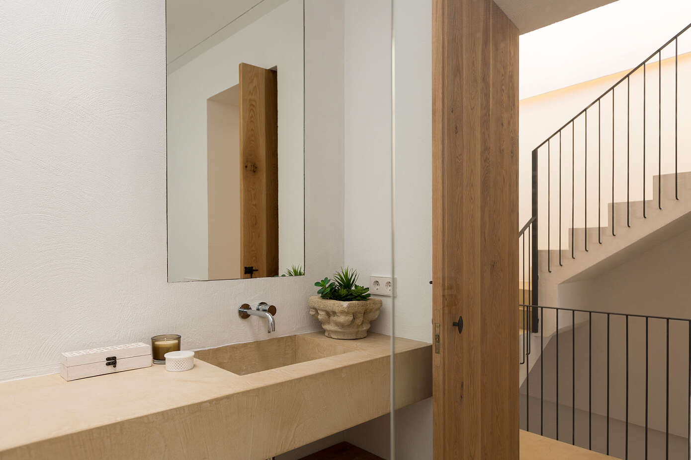 Calle Sevilla by Alejandro Gimenez