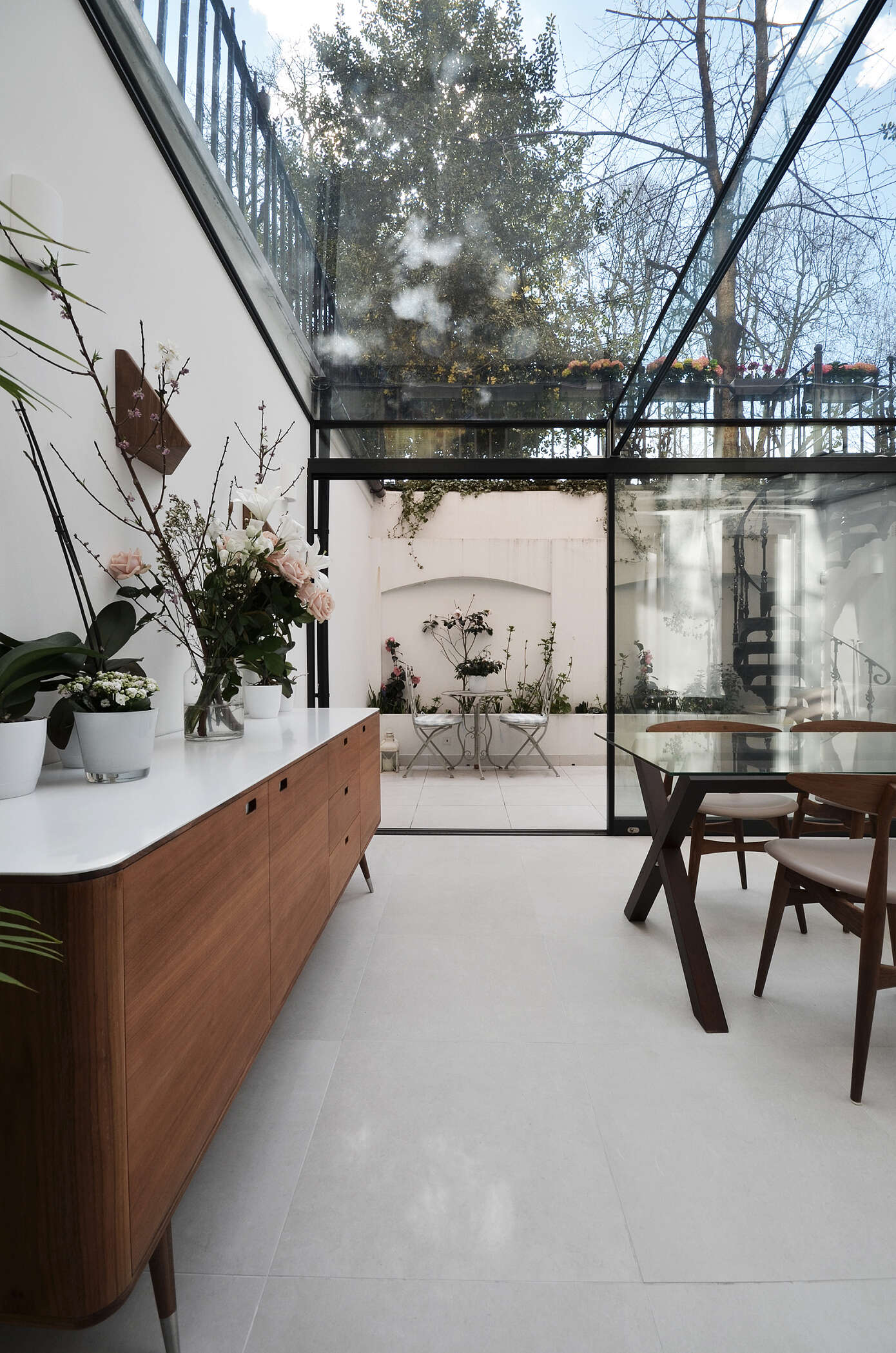CR Apartment by Daniele Petteno Architecture Workshop