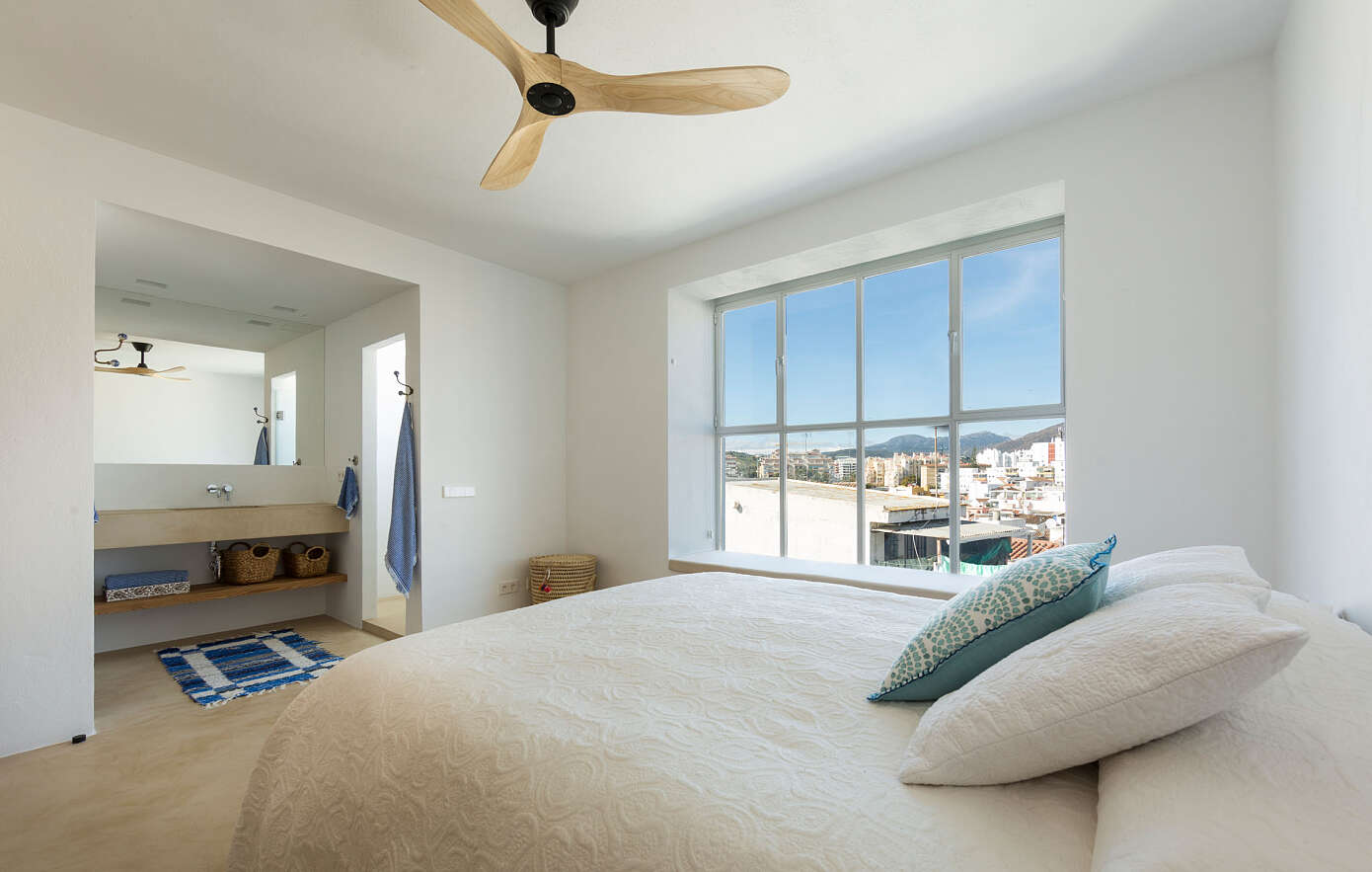 Calle Sevilla by Alejandro Gimenez