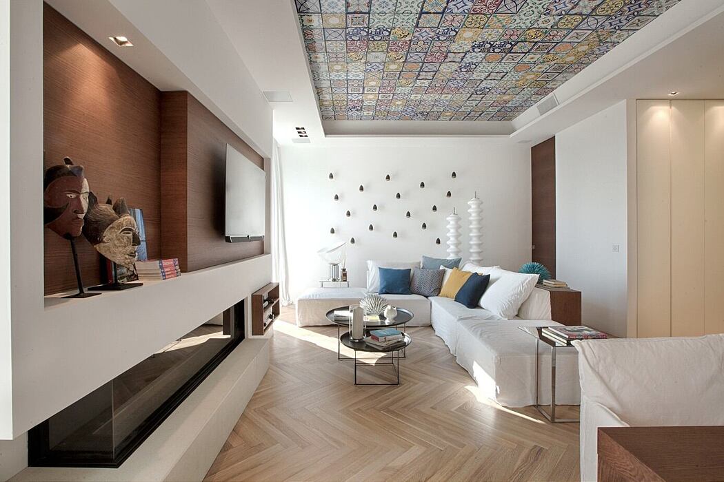 Seafront Apartment by Ernesto Fusco
