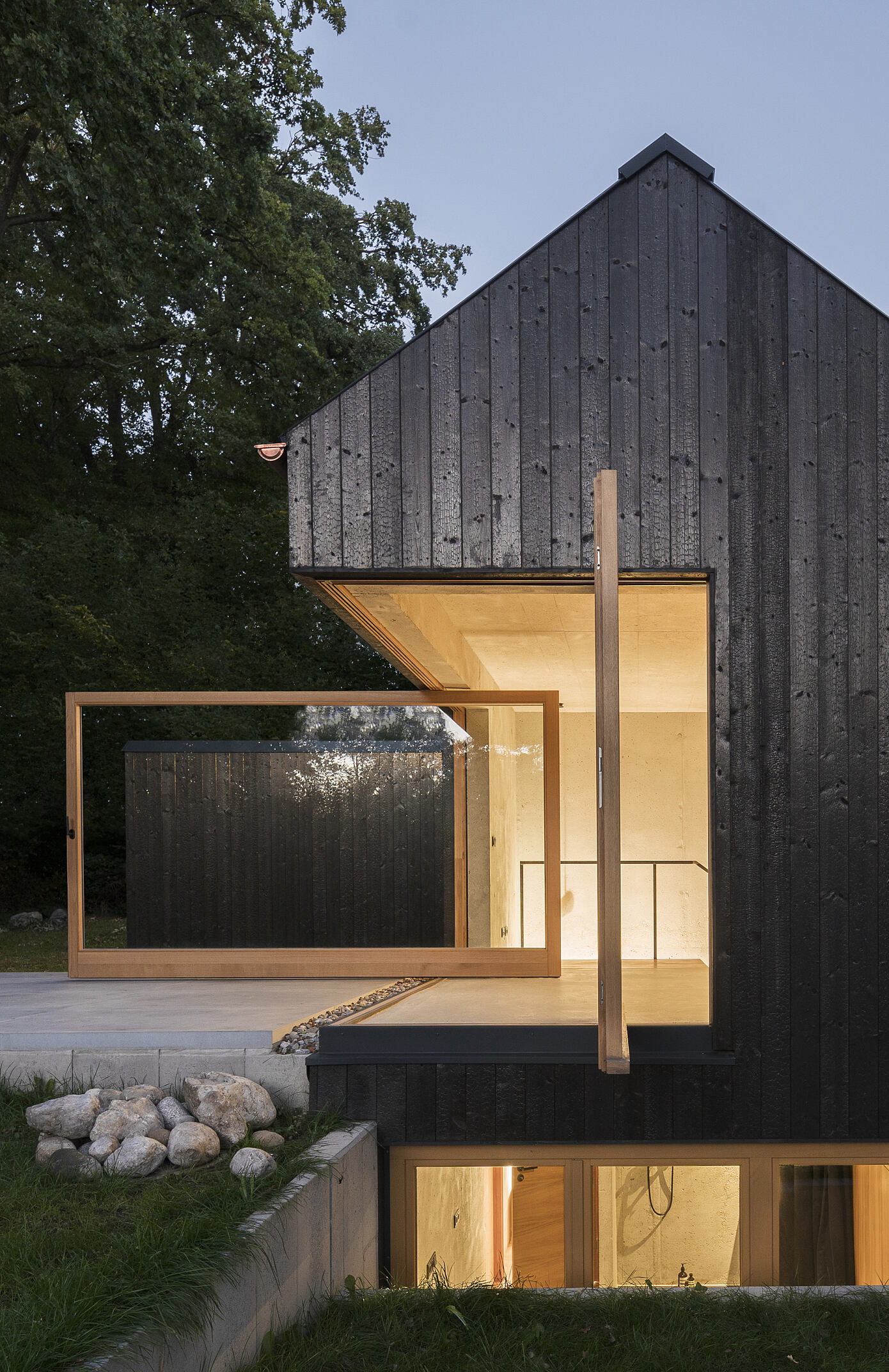 The Black House by Buero Wagner
