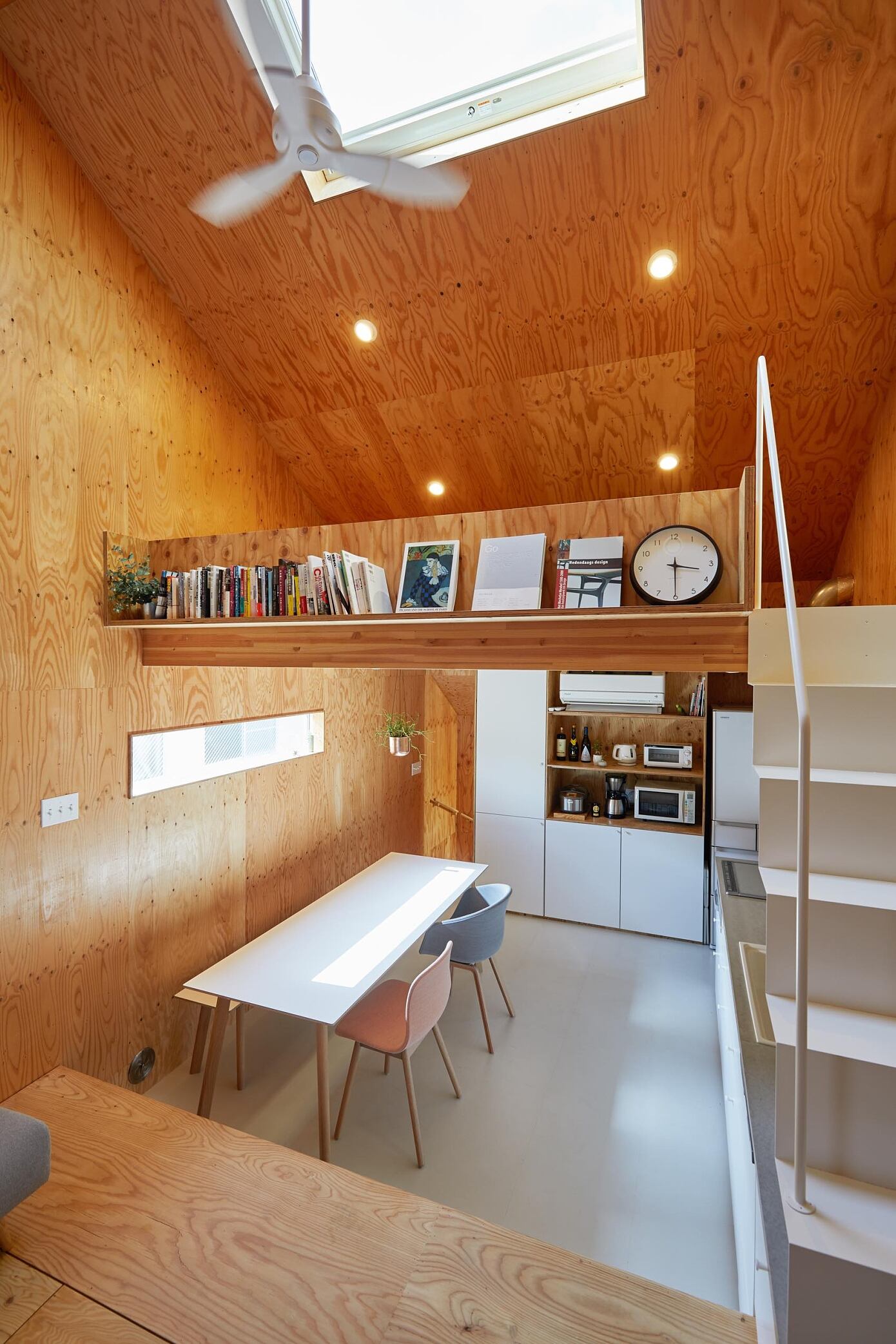 Milk Carton House by Tenhachi Architedt & Interior Design