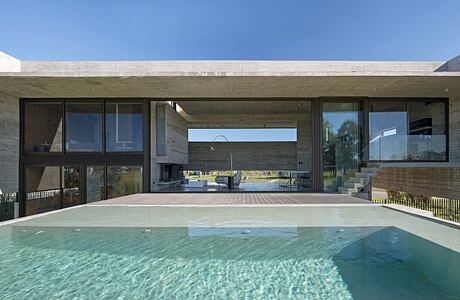 Casa Escobar by Luciano Kruk Arquitectos